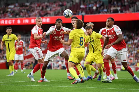 غياب التأثير وتأخر الانسجام.. بداية فاترة لجيوكيريس مع أرسنال رغم ثقة أرتيتا